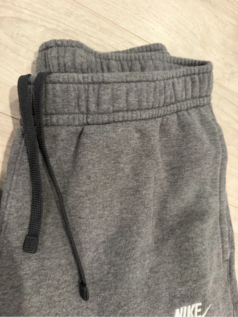 Nike Men’s Dark Gray Fleece Joggers M
